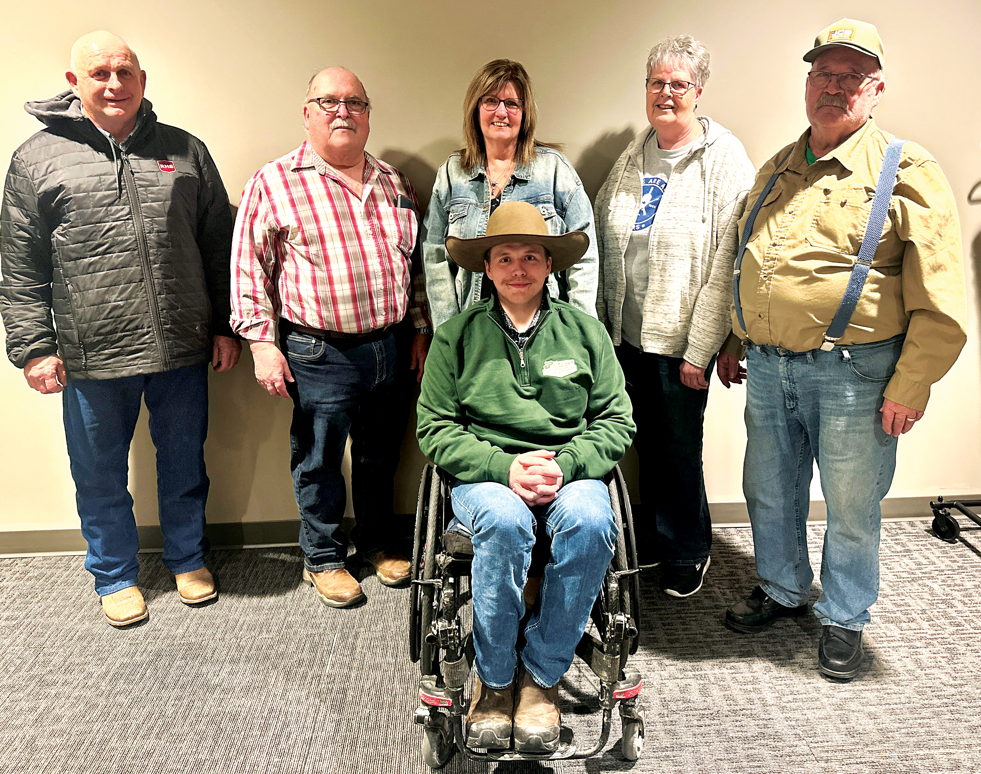 Darcy Jamieson, Alvin Speidelsbach, Diane Jamieson, Levi Jamieson, Carol Speidelsbach and Larry Piller.<br />
